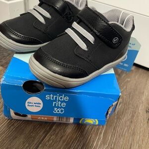 Stride Rite size 6 toddler- brand new